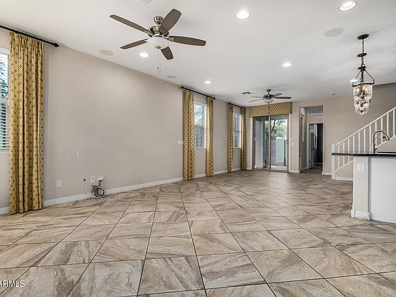3rd image of 468 N RANGER Trail