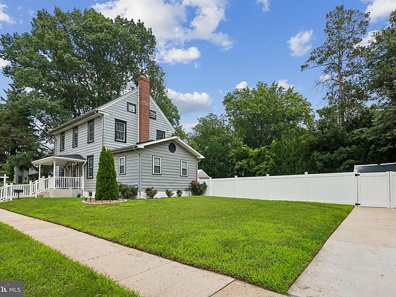 4th image of 3022 Penn St