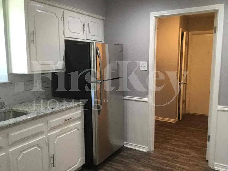 419 Buckingham Pl — Photo 7