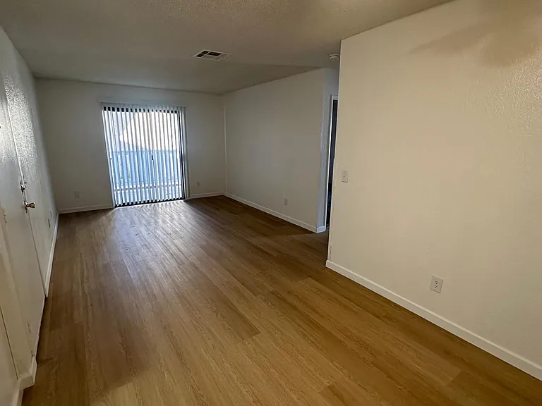 Vantage Point Apartments — Photo 15