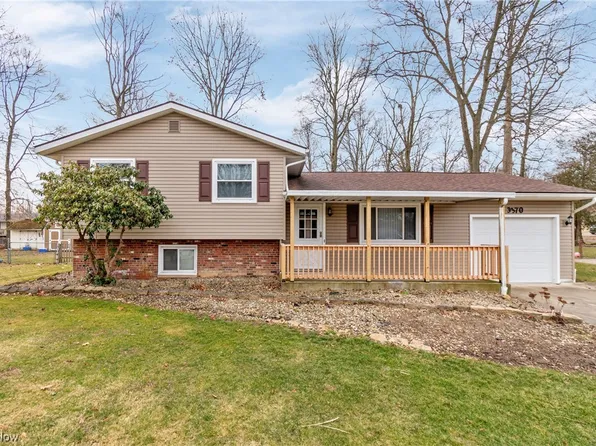 3370 Minuet Dr, Clinton, OH 44216