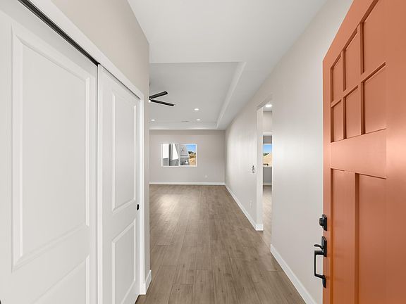 5th image of 321 Hogan St
