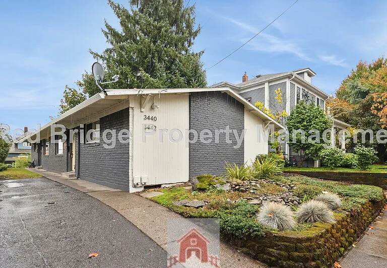 3442 SE 8th Ave — Photo 2