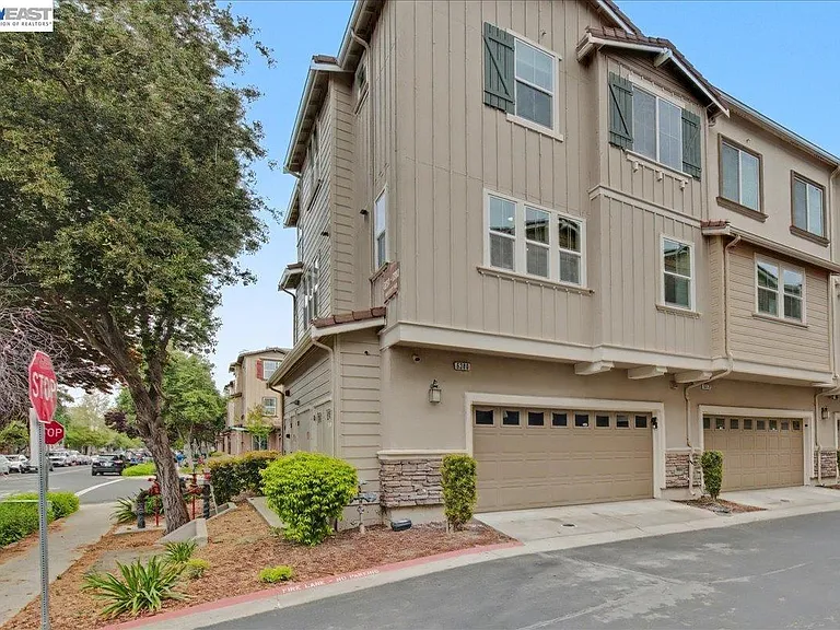 6380 Monterey Way — Photo 25