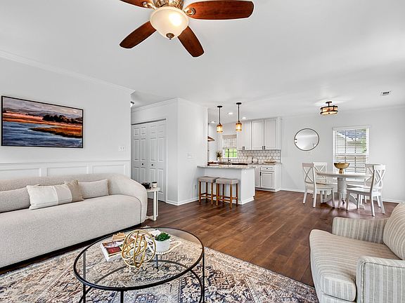 2nd image of 1341 Crabtree Blvd
