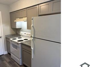 703 S 8th Ave #4A, Madill, OK 73446