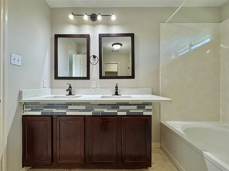 204 Woodley Rd — Photo 27