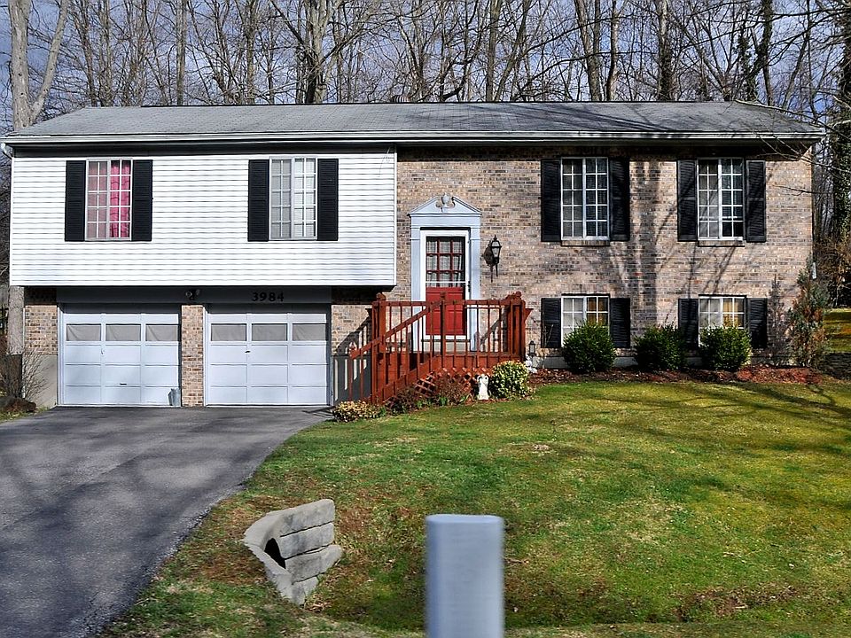 1st image of 3984 Benjamin St