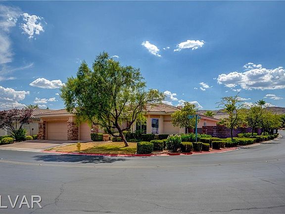 3rd image of 2735 Desert Troon St
