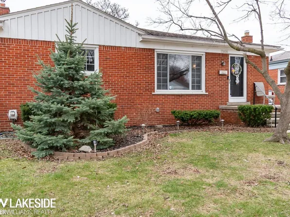 21606 Arrowhead St, Saint Clair Shores, MI 48082