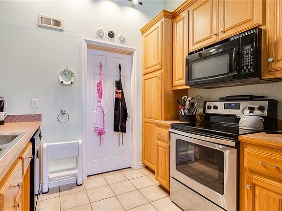 4th image of 2510 W Ash St