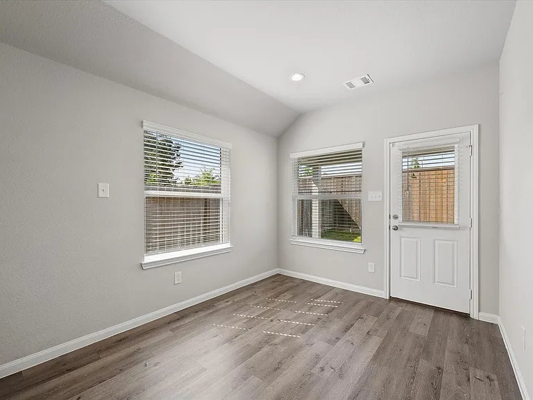 2546 Steelhead Dr — Photo 12