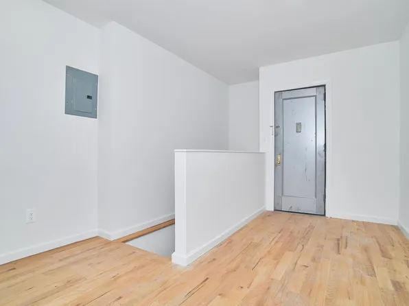 1069 Grant Avenue image 28 of 56