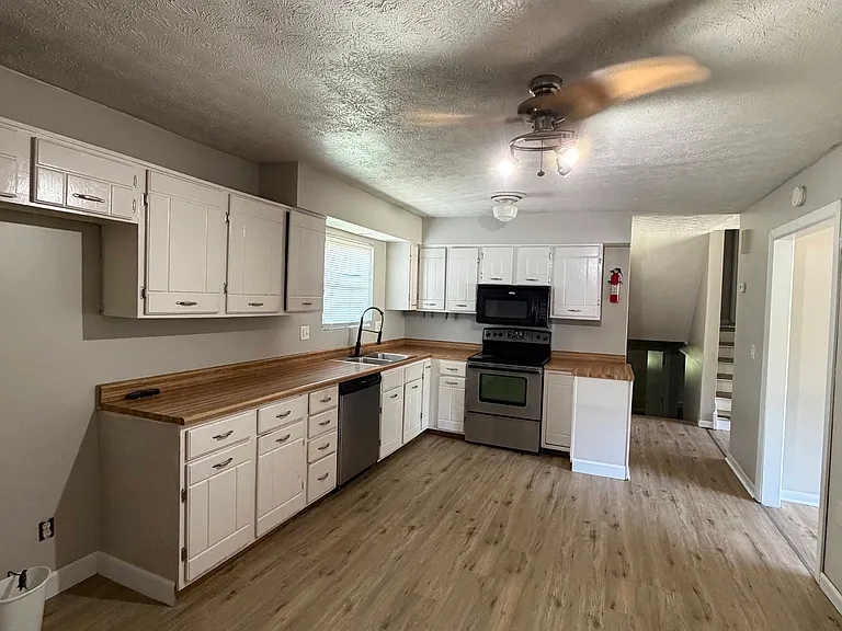 132 Meadow Way SW — Photo 3