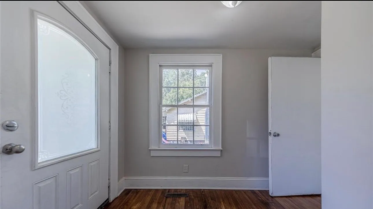 3 bed, 1353 sqft, $1,500 — Photo 2