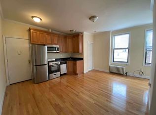 25-39 35th St #2, Astoria, NY 11103