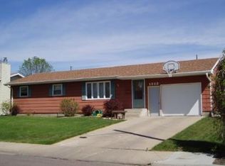 1323 McGovern Ave SE, Aberdeen, SD 57401
