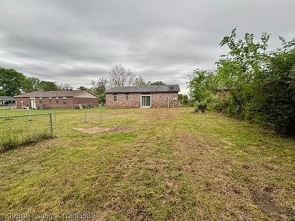 2nd image of 2309 Taft St