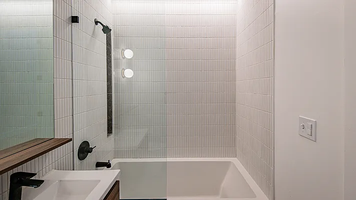 Rented by Nooklyn NYC LLC | media 25