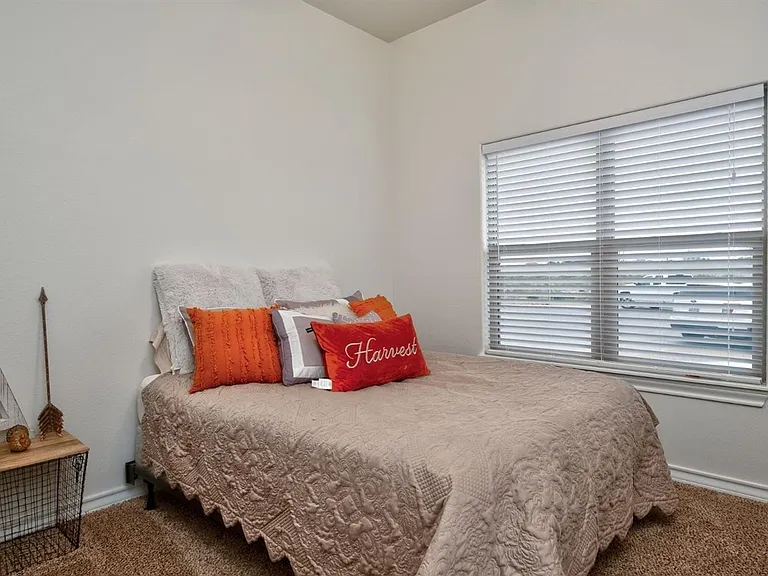 10408 Fulton Ave — Photo 13
