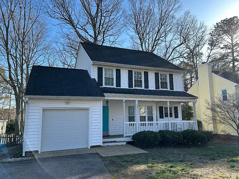 8943 Castle Point Dr — Photo 1