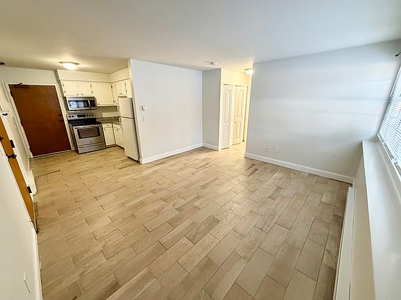 3rd image of 81B Briarwood Ln