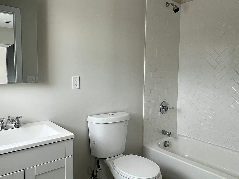 27 Main Street — Photo 8