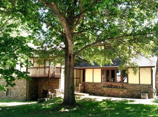 2056 E Woodhaven Pl, Springfield, MO 65804