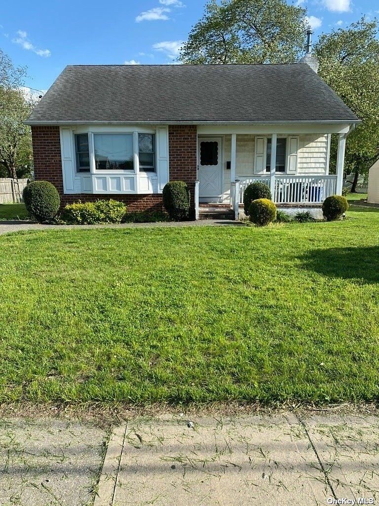 136 Parkdale Drive, North Babylon, NY 11703 Zillow