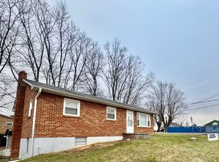 290 Simmons Rd SE, Christiansburg, VA 24073
