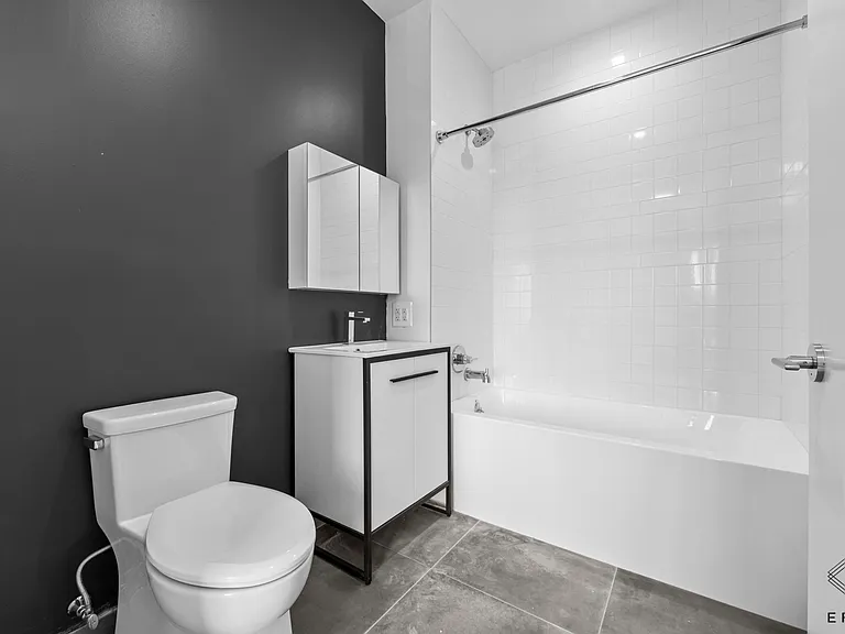 833 Maple St #4D — Photo 14