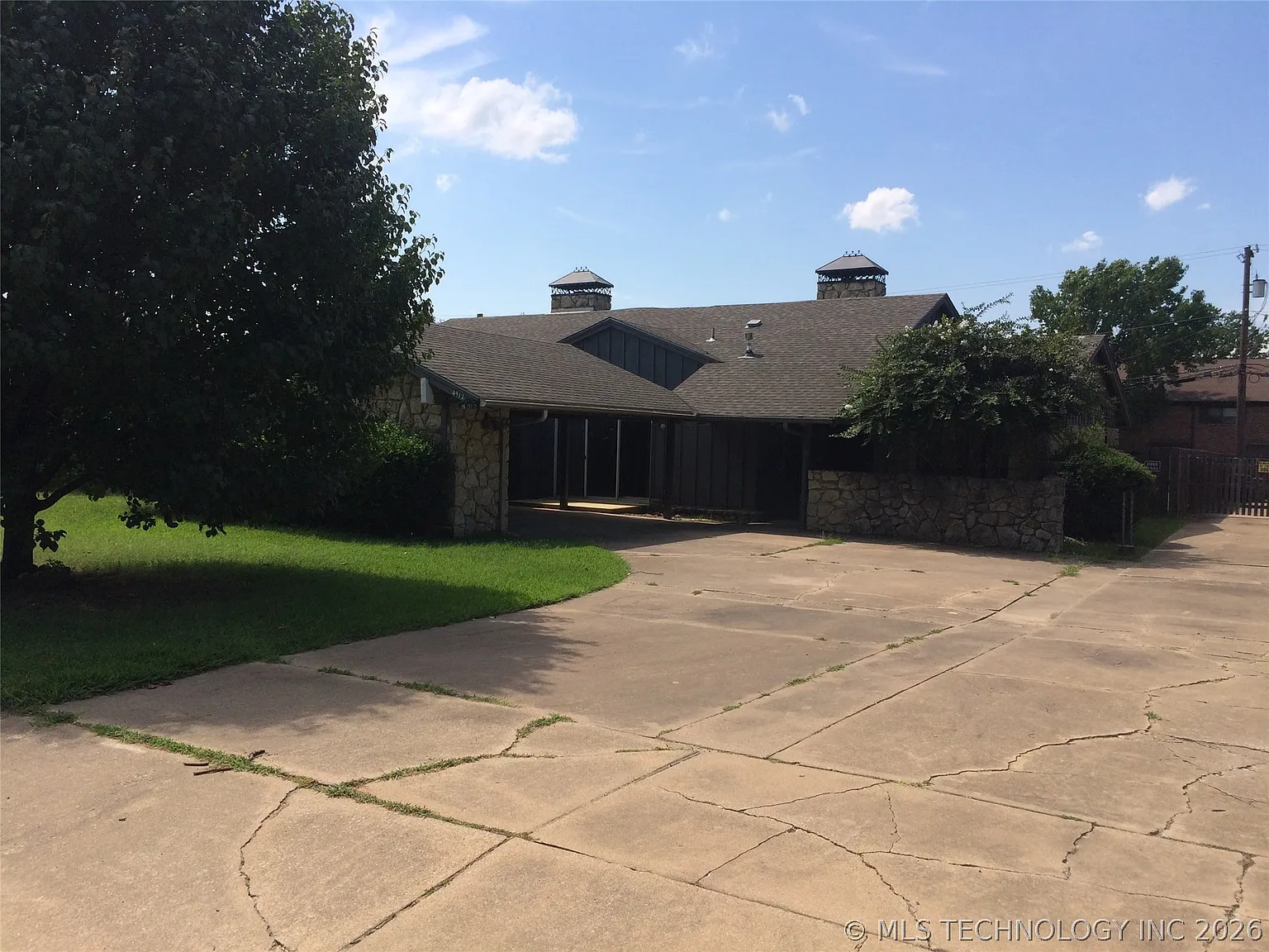 2 bed, 2.0 bath, 1589 sqft, $1,575 — Photo 1