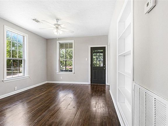 3rd image of 801 B Ct