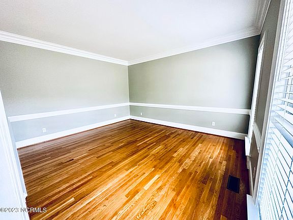 3rd image of 1801 Bloomsbury Road