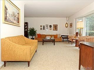 4th image of 80 Birchwood Park Dr