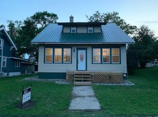 216 3rd St S, Bristol, SD 57219