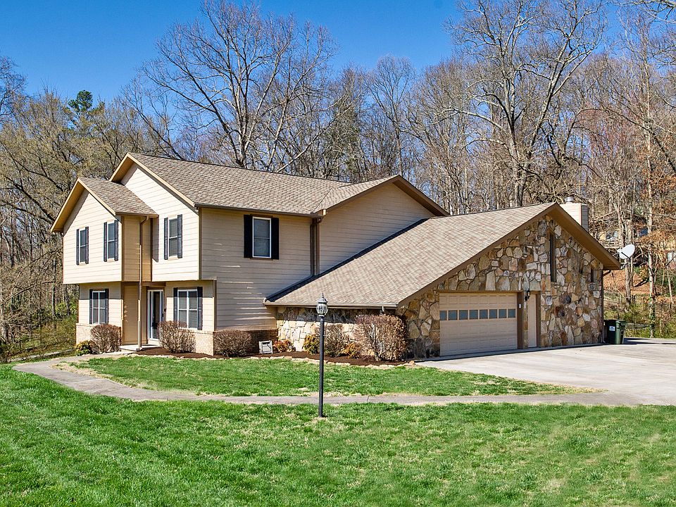 1st image of 129 Saint Andrews Dr