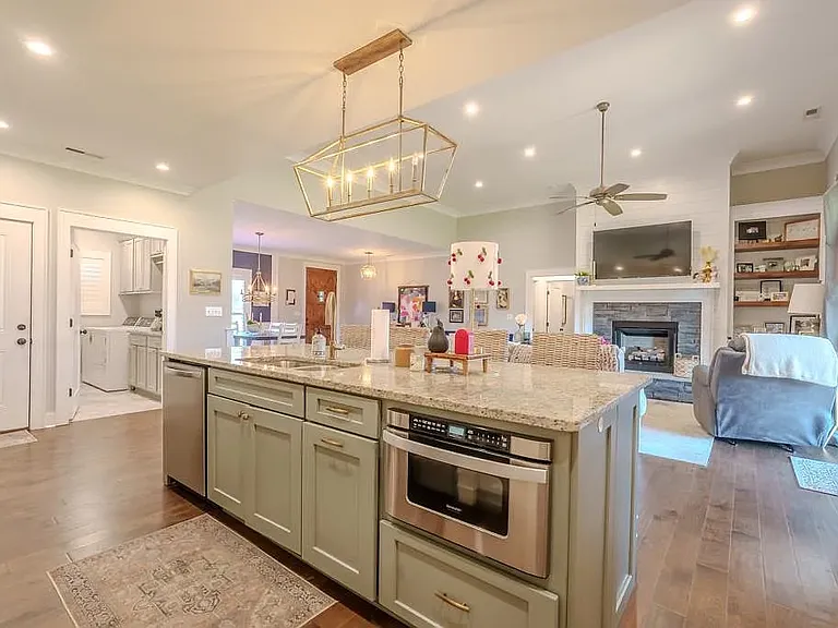 127 Ashbey Cir — Photo 5