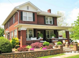 421 4th St, Shenandoah, VA 22849