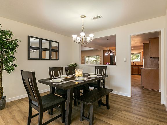 2nd image of 5613 Bentwood Trl NE