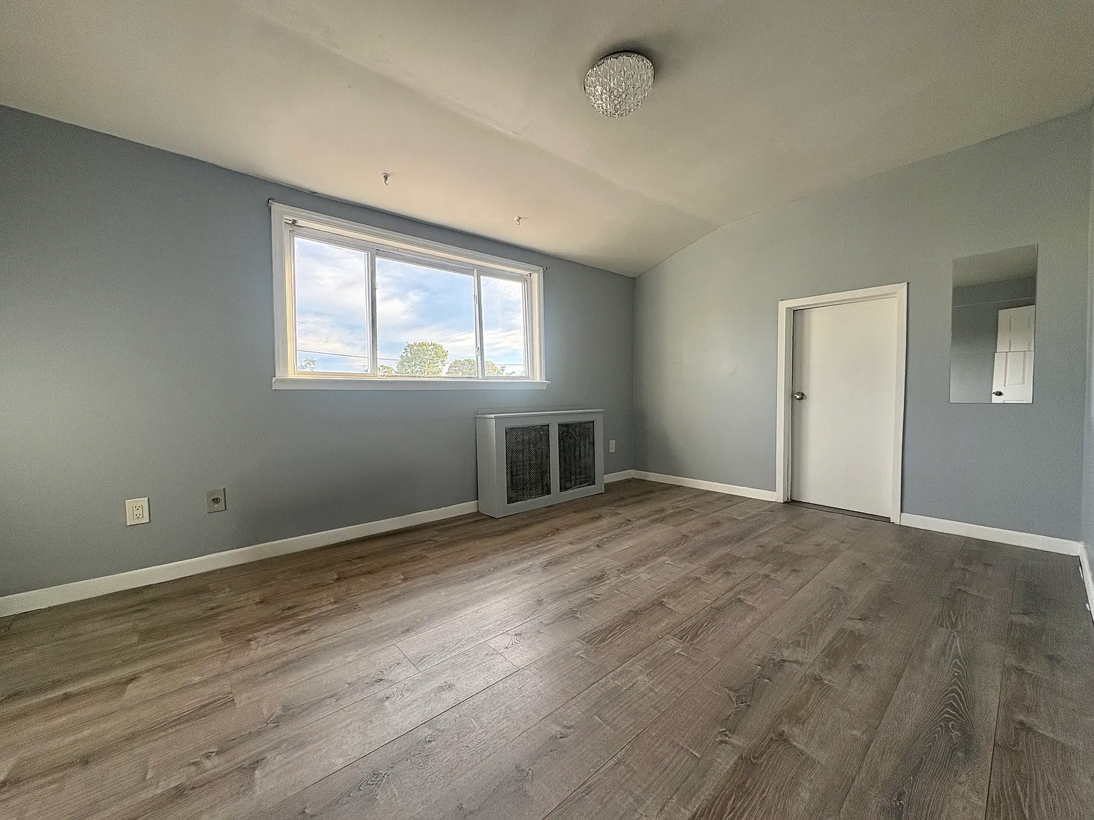 2 bed, $2,800 — Photo 2