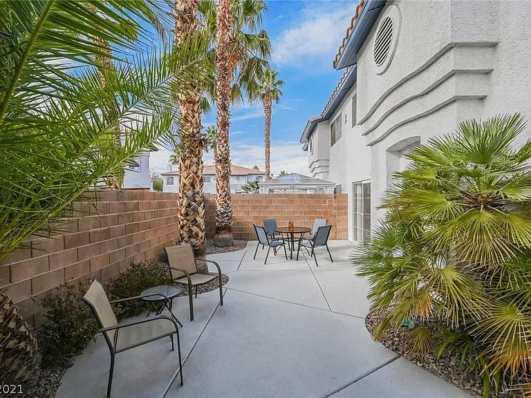 824 Radiant Star St — Photo 26