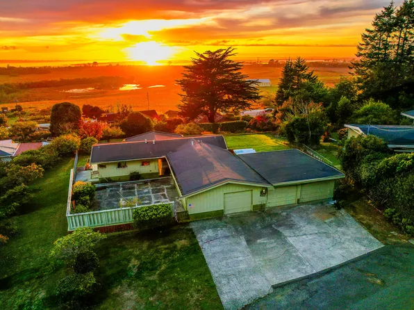 1673 Hyland St, Bayside, CA 95524