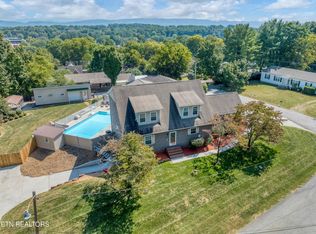 912 Sterling Ave, Maryville, TN 37803