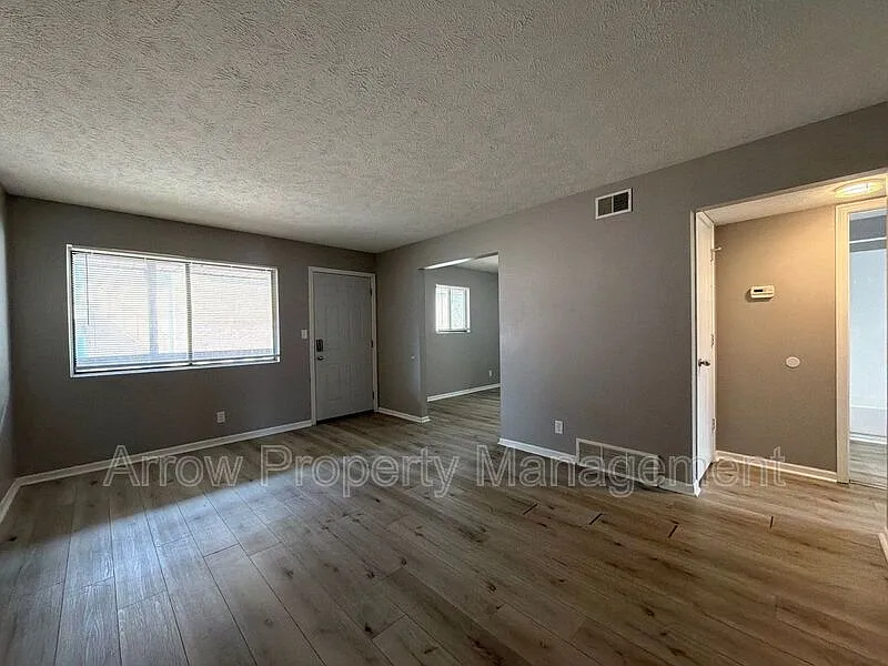 Building Photo - 922 A St #4
