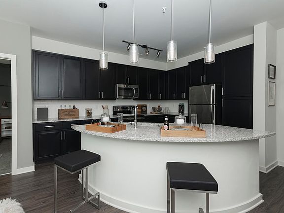 2nd image of 2021 Sullivan Ln #4191603