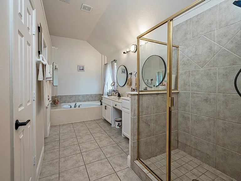 5925 Legend Ln — Photo 3