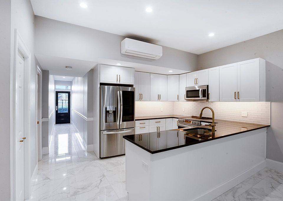 1st image of 290 Beacon St #R