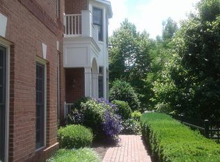 12715 Lady Somerset Ln, Fairfax, VA 22033