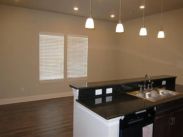 2725 Independence St #101 — Photo 6